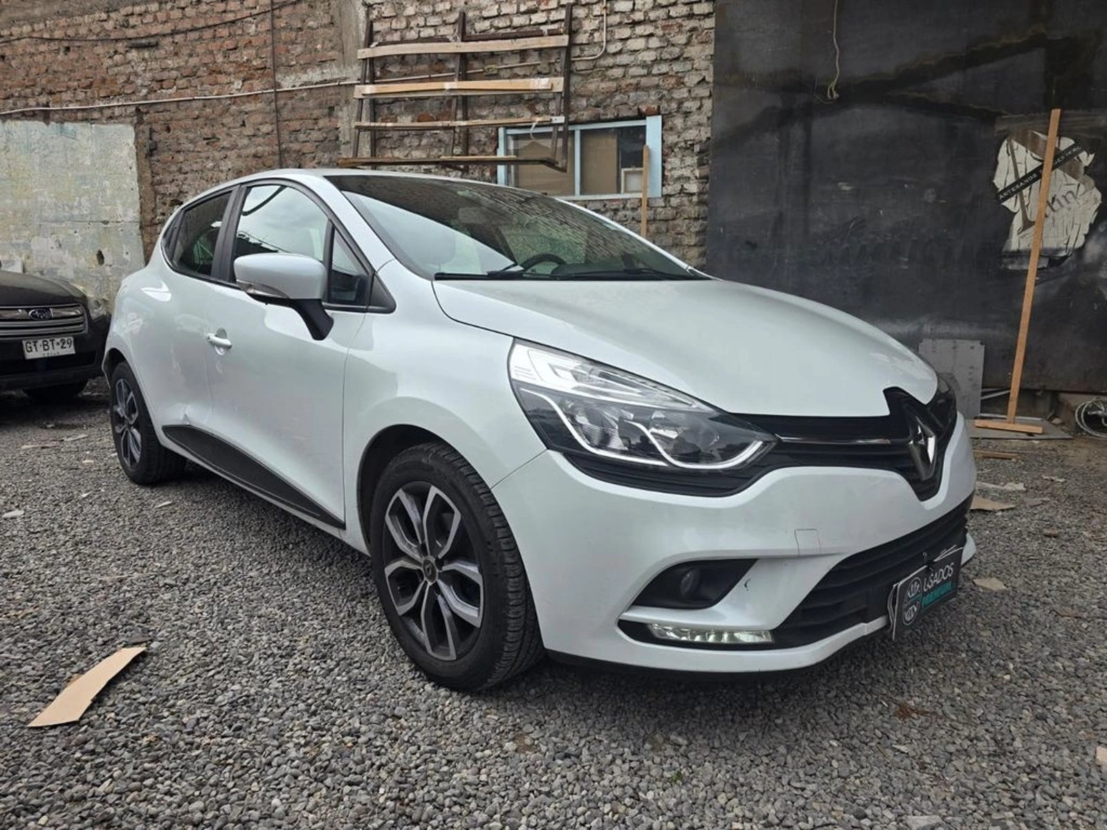 Renault CLIO 2021 - Foto 3 de 13