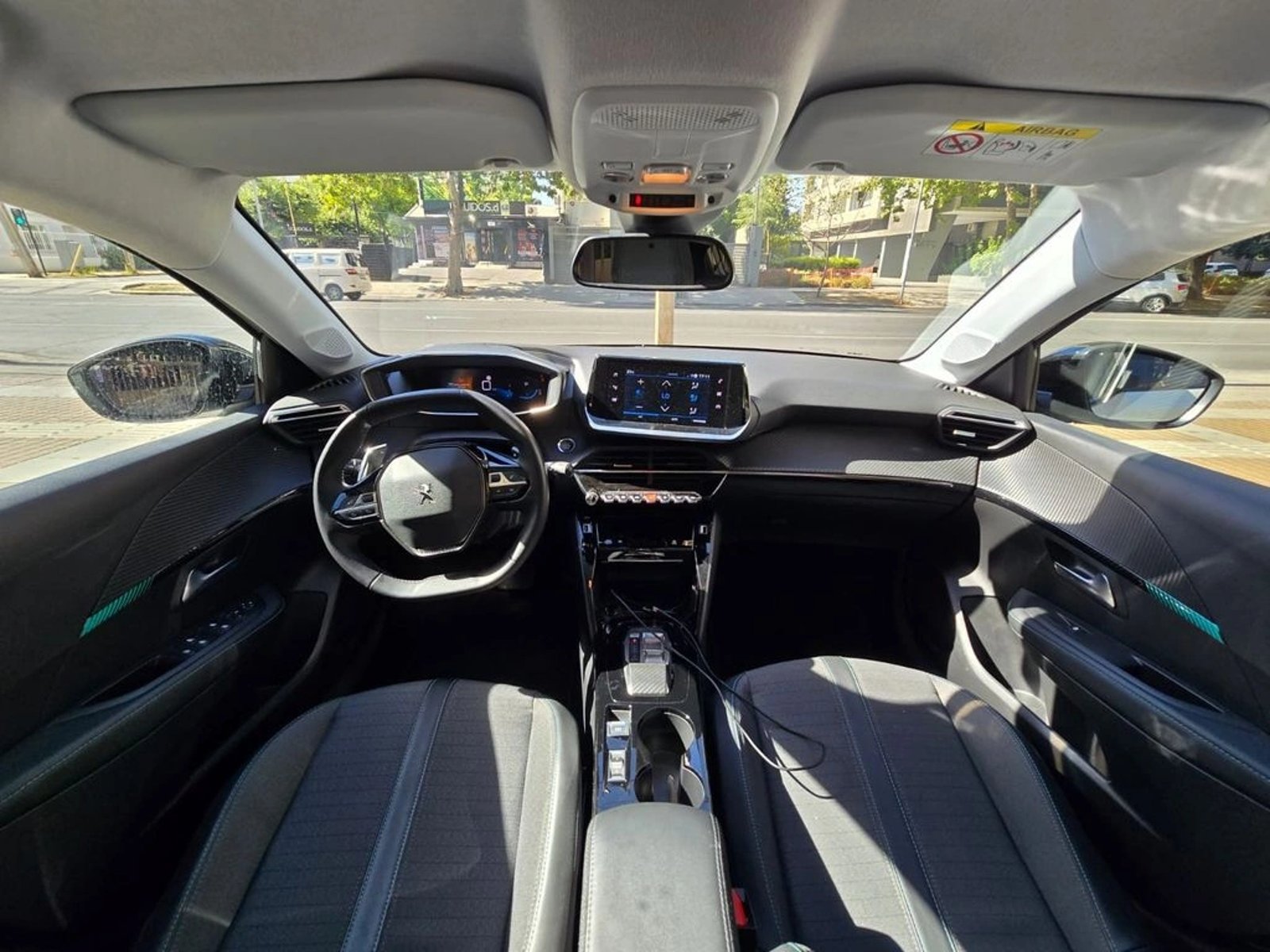 Peugeot 208 2023 - Imagen 10 de 17