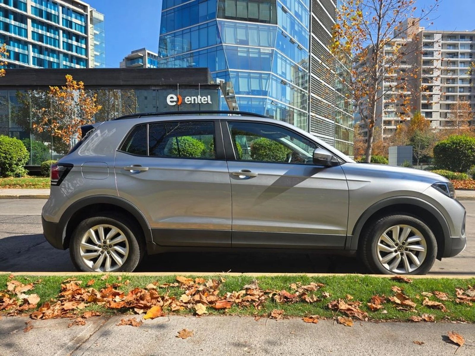 Volkswagen T-CROSS 2025 - Foto 2 de 18