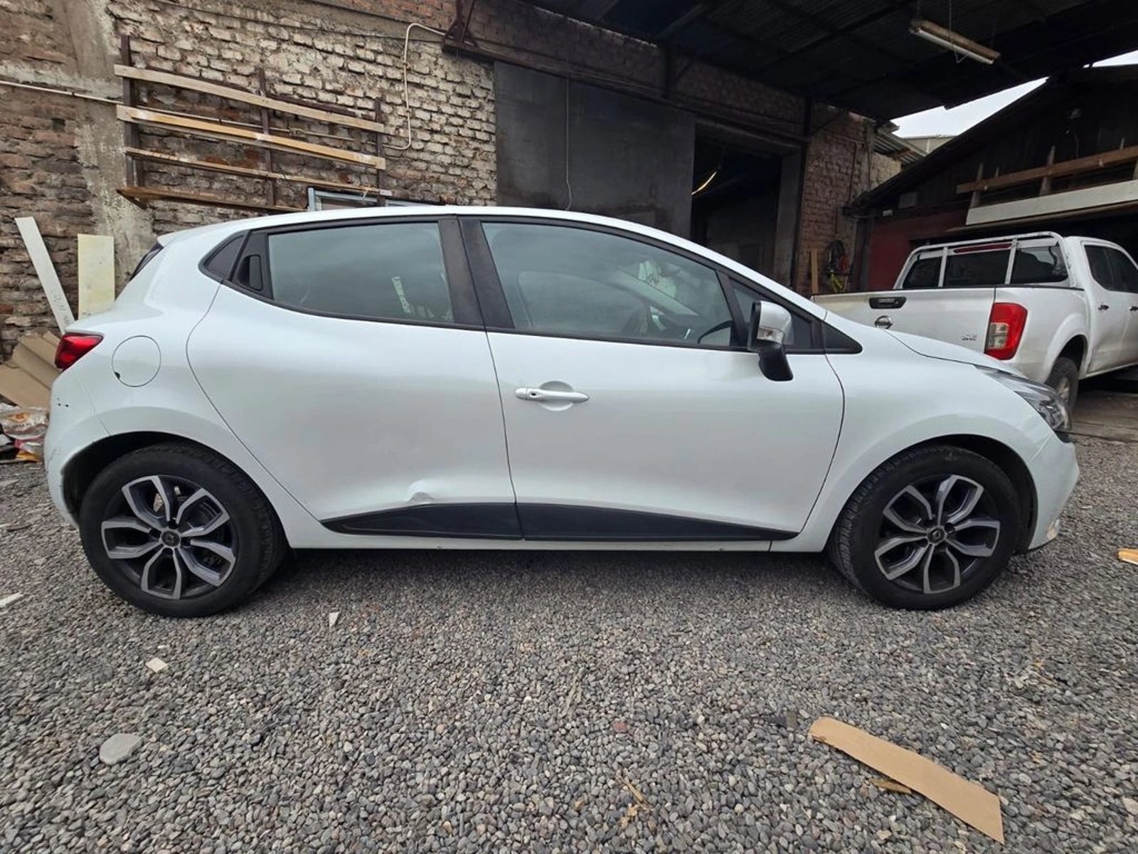 Renault CLIO 2021 - Foto 4 de 13