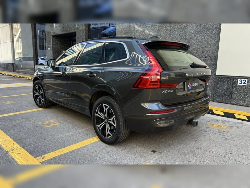 Volvo XC60 2022 - Imagen 7 de 16