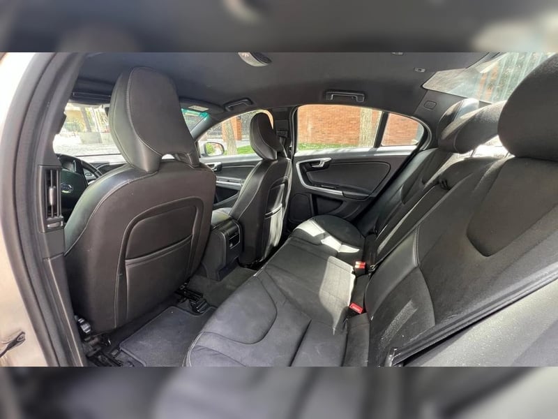 Volvo S60 2018 - Imagen 9 de 15