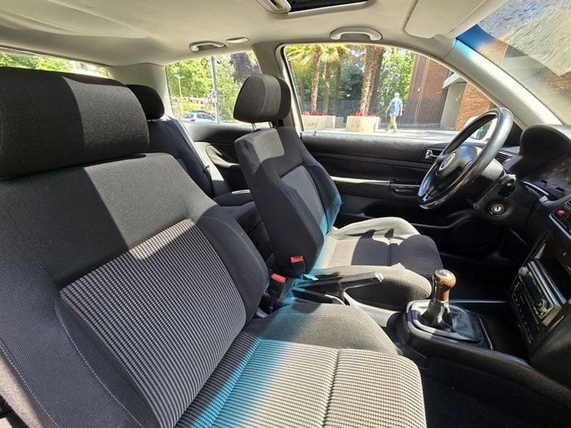 Volkswagen GOLF 2002 - Imagen 18 de 20