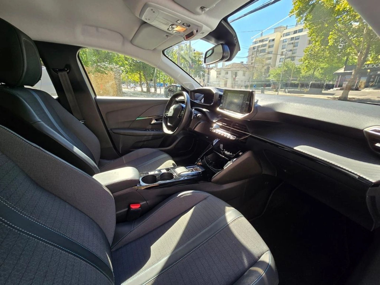 Peugeot 208 2023 - Imagen 14 de 17