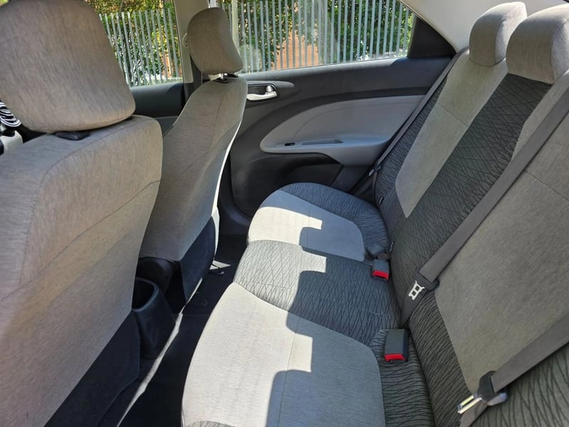 Kia SOLUTO 2023 - Imagen 9 de 15