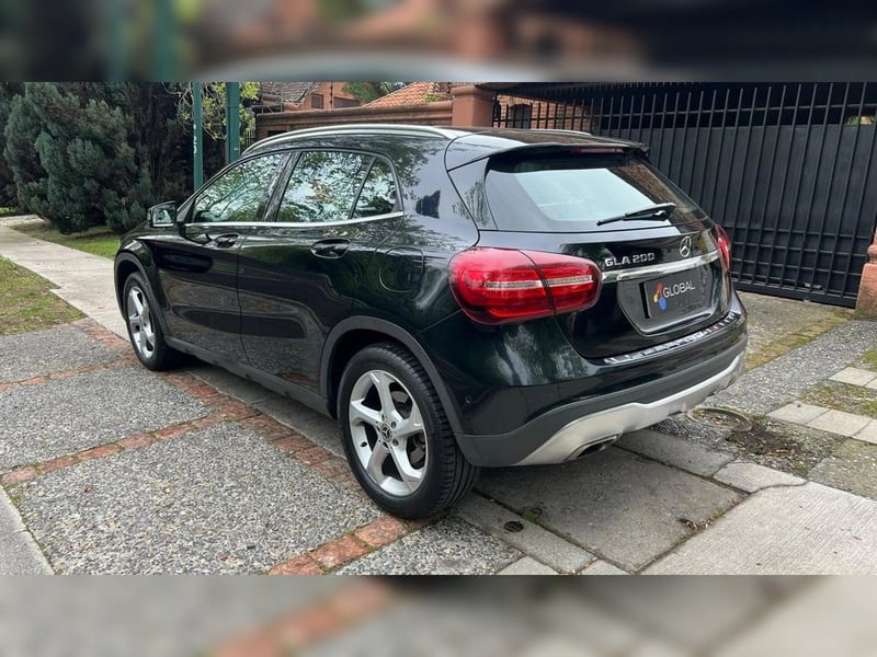 Mercedes-Benz 200 2019 - Imagen 7 de 17