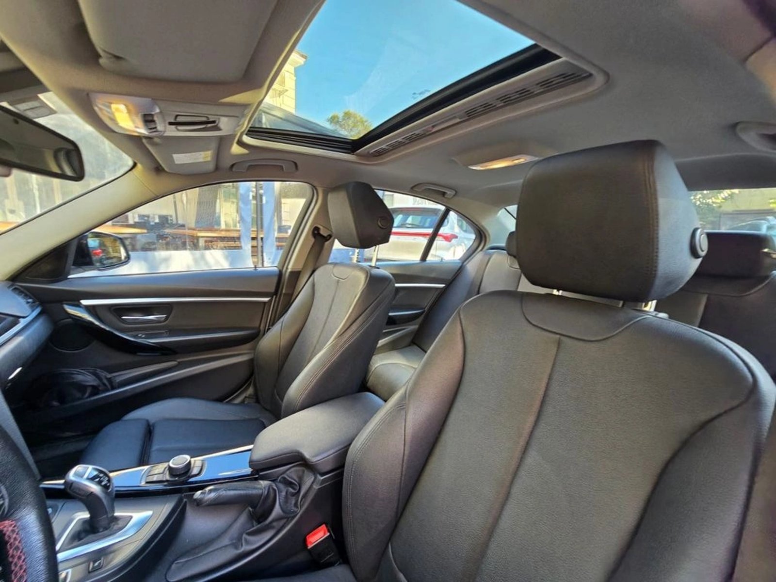 BMW 320D 2018 - Imagen 18 de 18