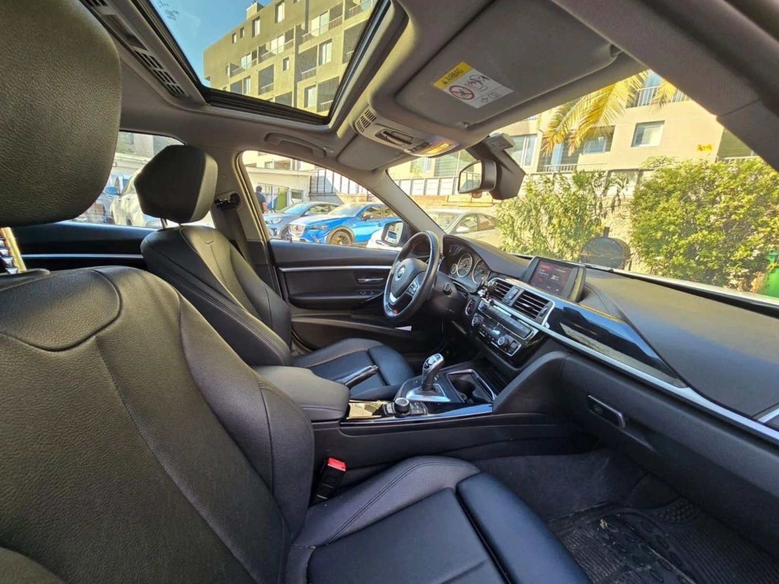 BMW 320D 2018 - Imagen 10 de 18