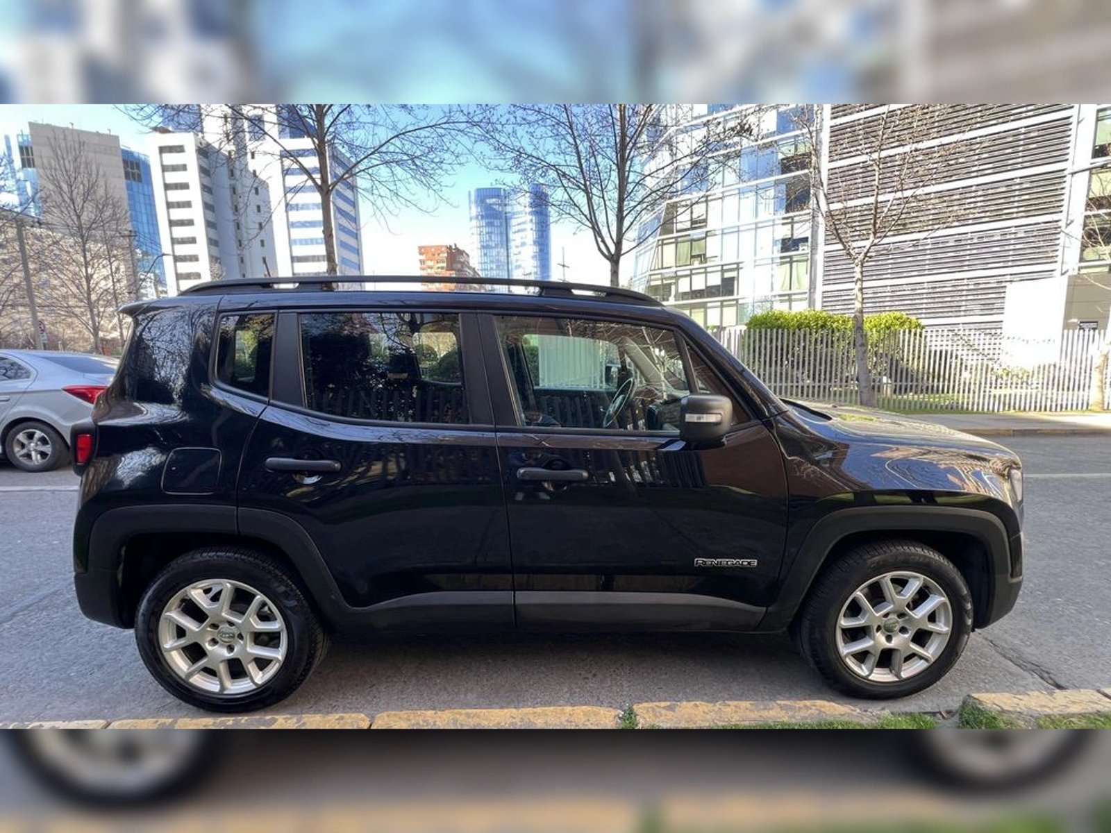 Jeep RENEGADE 2022 - Foto 4 de 16