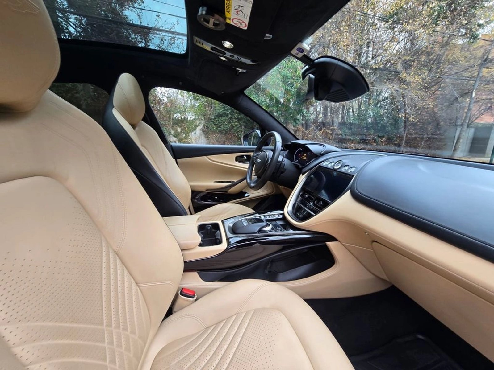 ASTON MARTIN DBX 2023 - Imagen 19 de 20