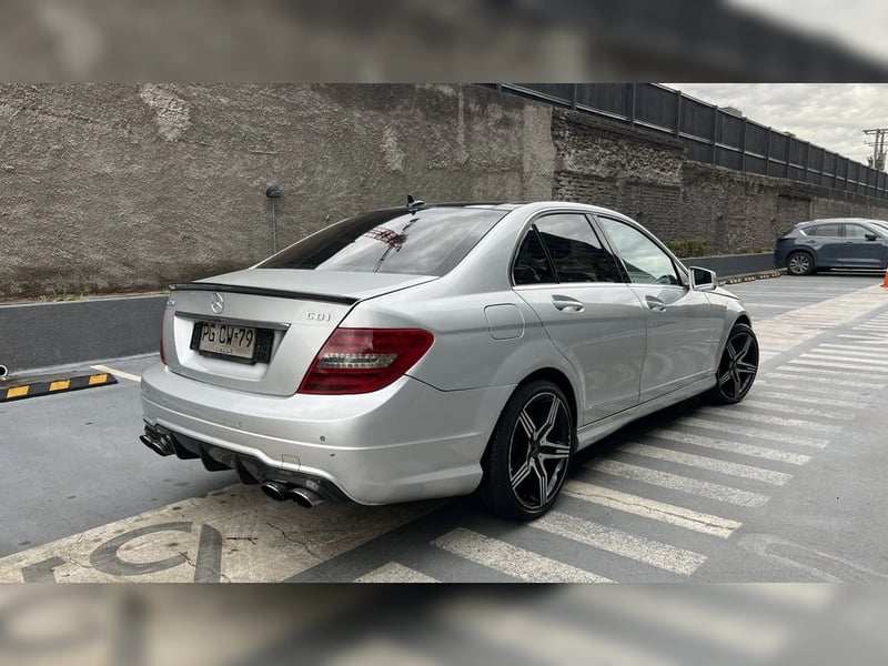 Mercedes-Benz 220 2013 - Imagen 5 de 14