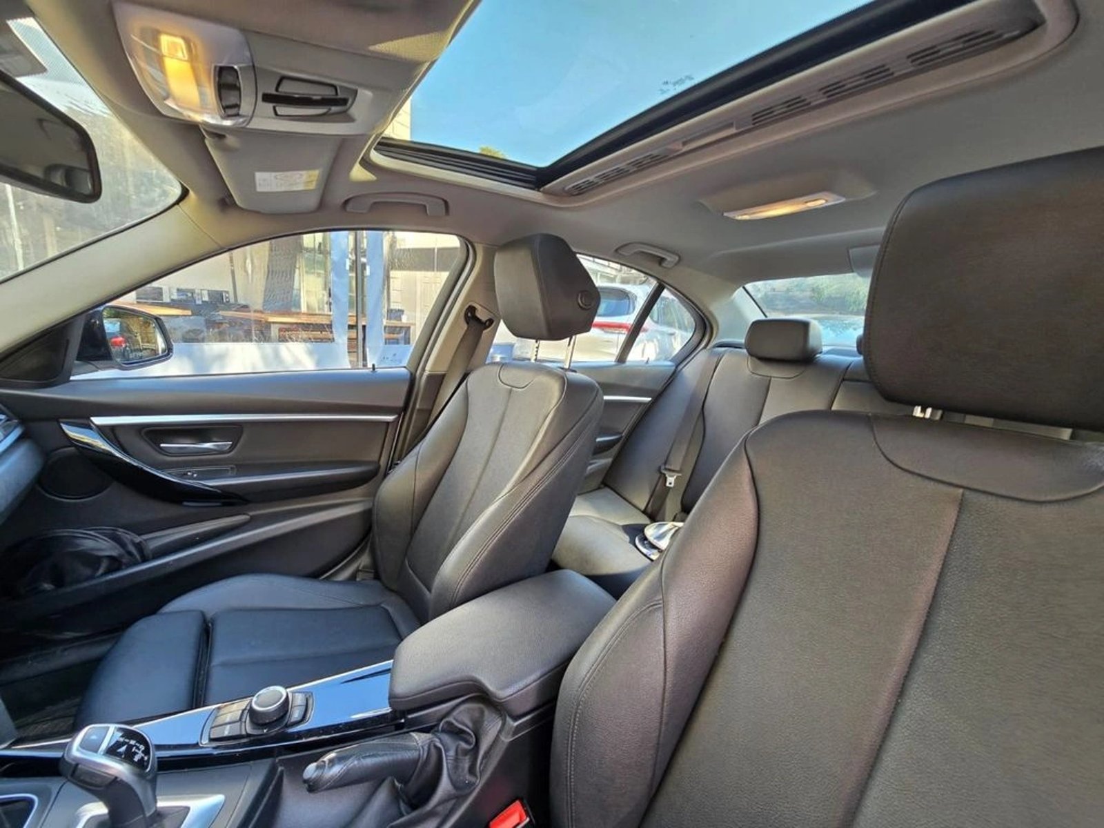 BMW 320D 2018 - Imagen 17 de 18