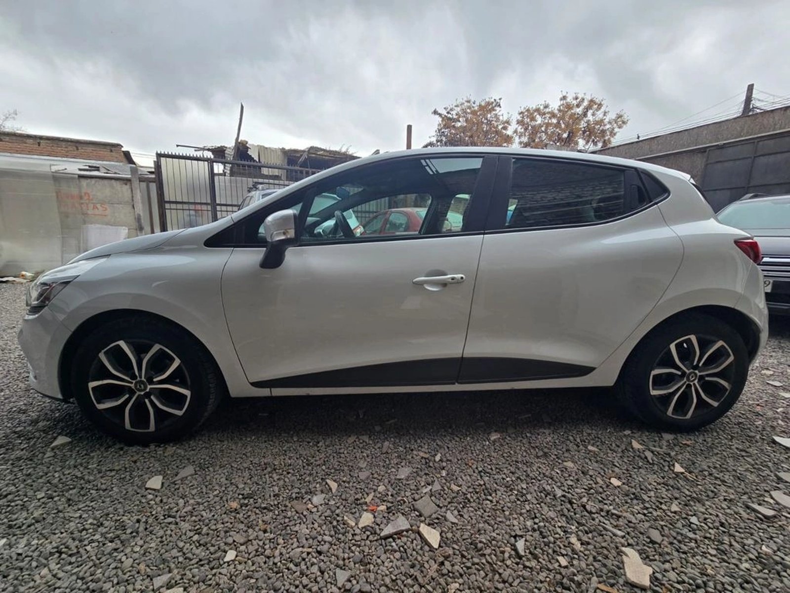 Renault CLIO 2021 - Imagen 8 de 13