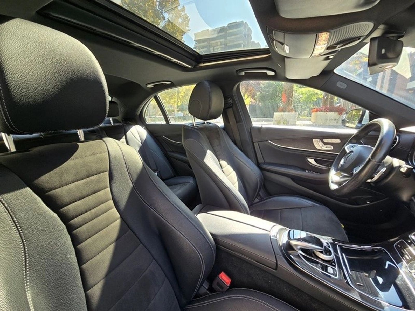 Mercedes-Benz 300 2018 - Imagen 12 de 15