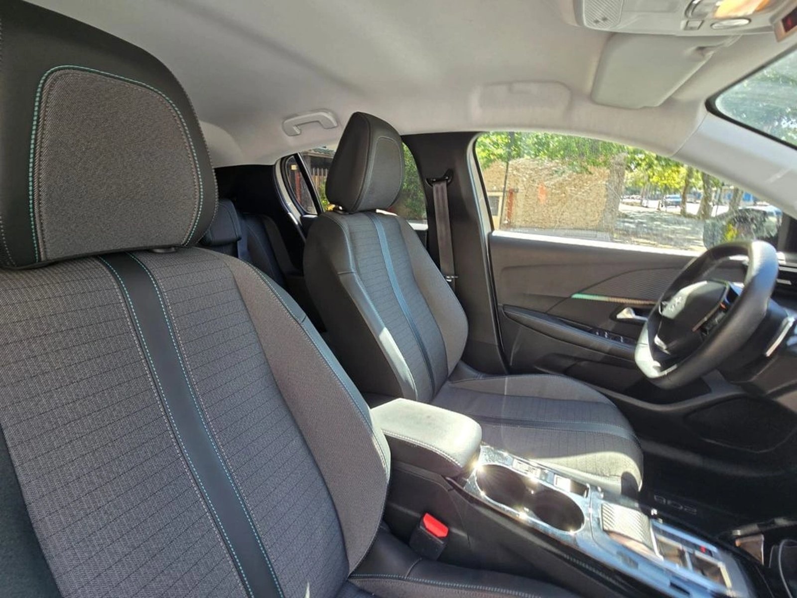 Peugeot 208 2023 - Imagen 13 de 17