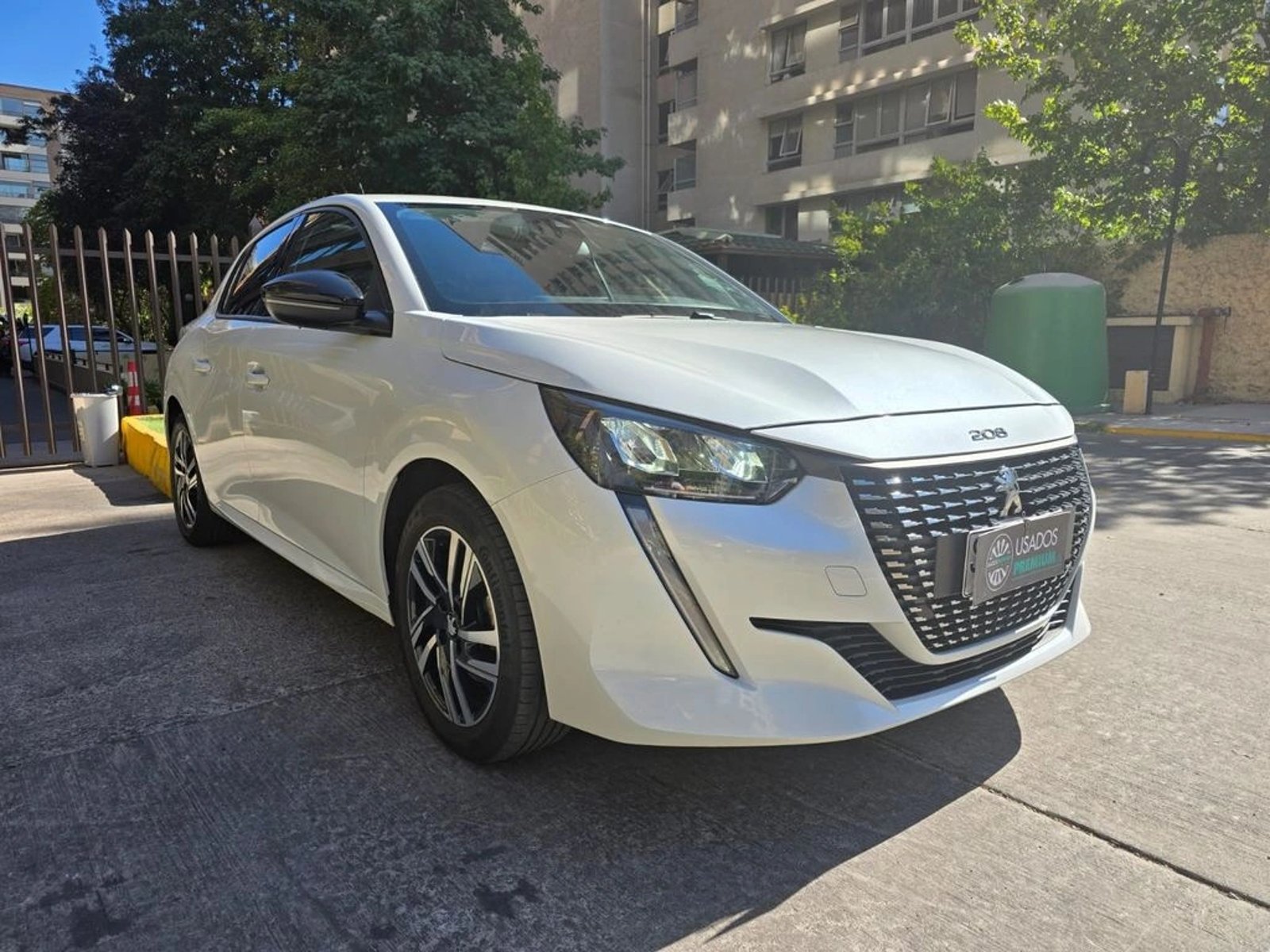 Peugeot 208 2023 - Imagen 3 de 17