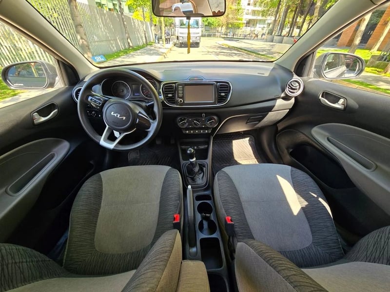 Kia SOLUTO 2023 - Imagen 10 de 15