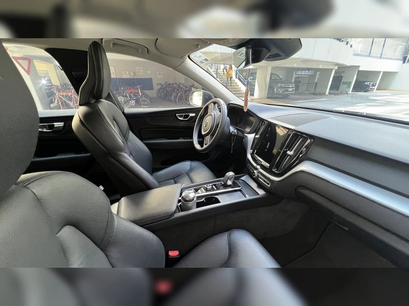 Volvo XC60 2022 - Imagen 13 de 16