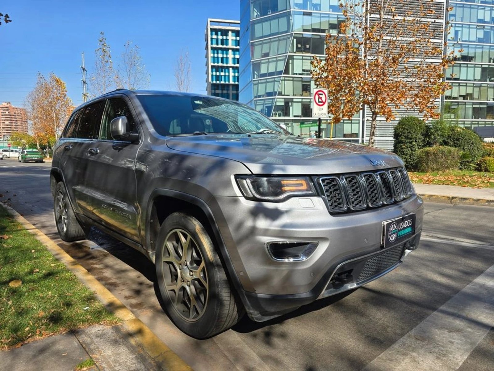 Jeep GRAND CHEROKEE 2019 - Foto 2 de 17