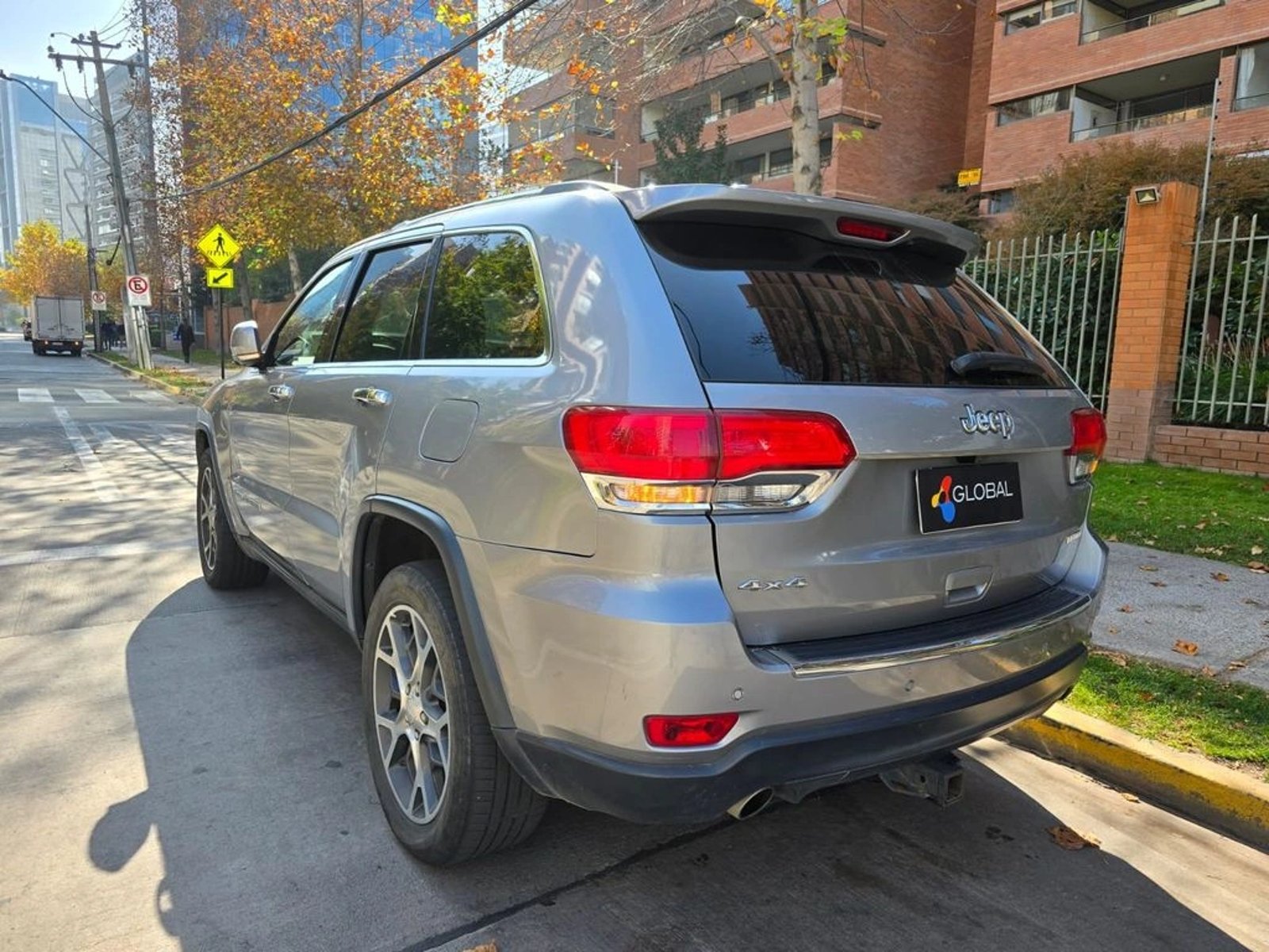 Jeep GRAND CHEROKEE 2019 - Imagen 3 de 17