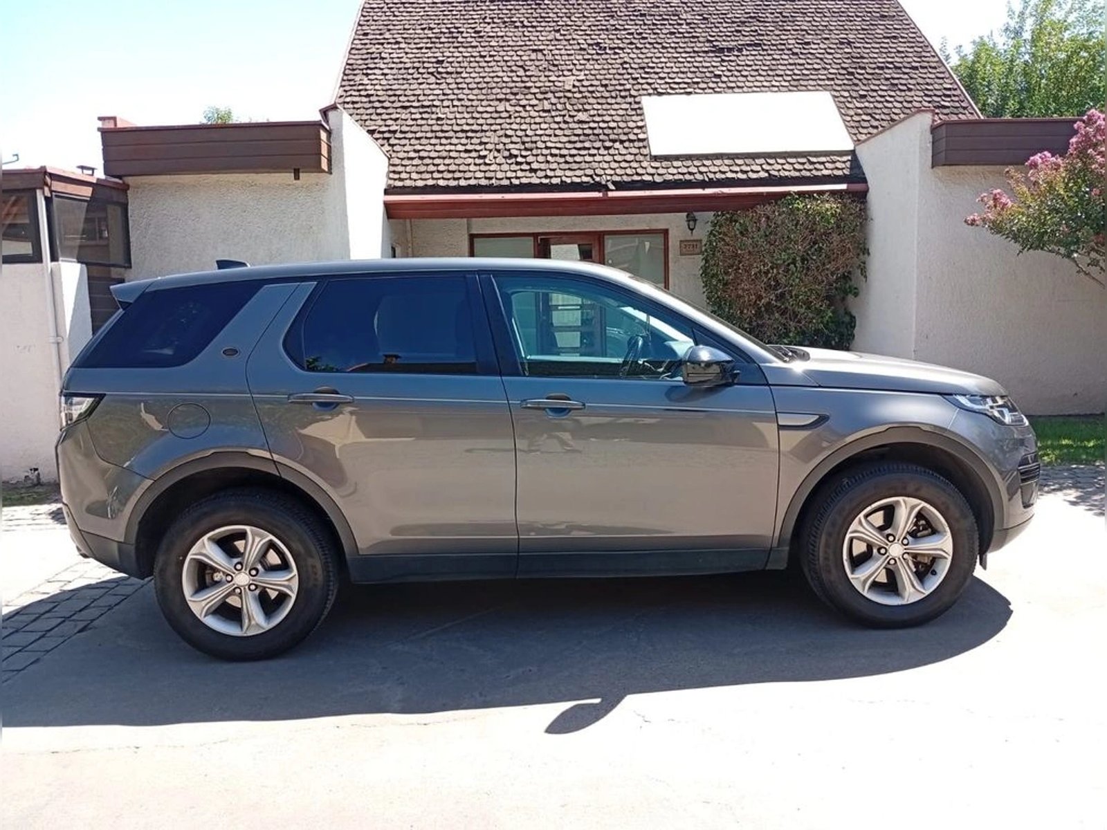 Land Rover DISCOVERY 2018 - Imagen 8 de 16