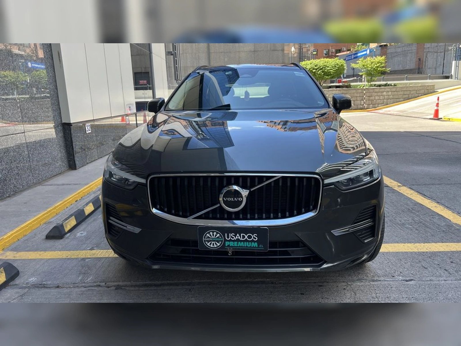 Volvo XC60 2022 - Foto 2 de 16