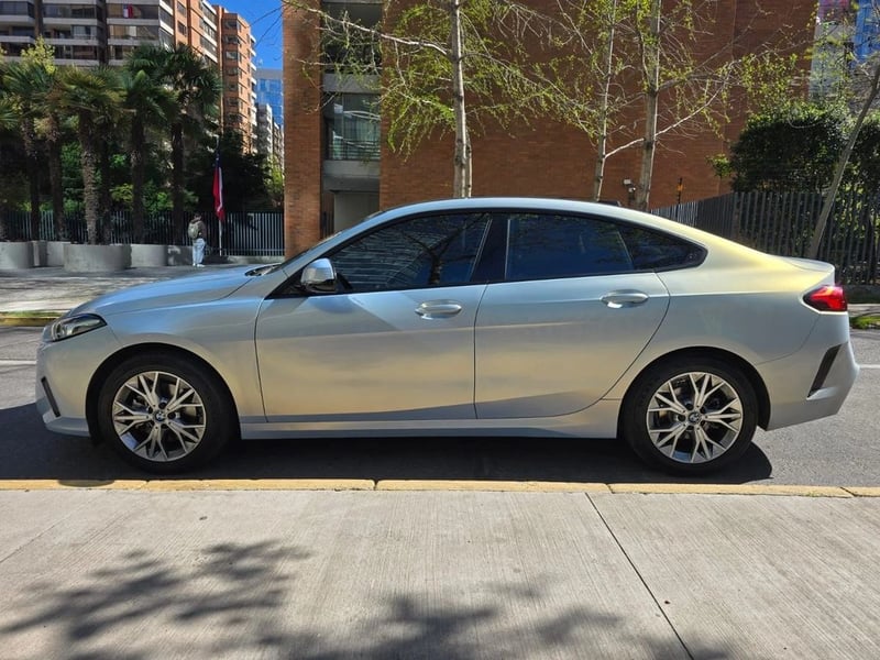 BMW 218 2025 - Imagen 8 de 15