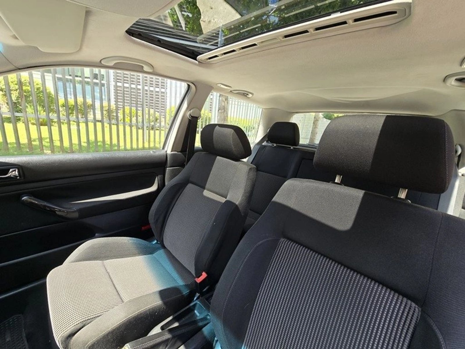 Volkswagen GOLF 2002 - Imagen 15 de 20