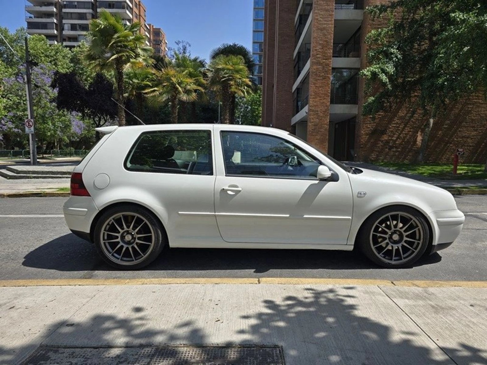 Volkswagen GOLF 2002 - Foto 4 de 20