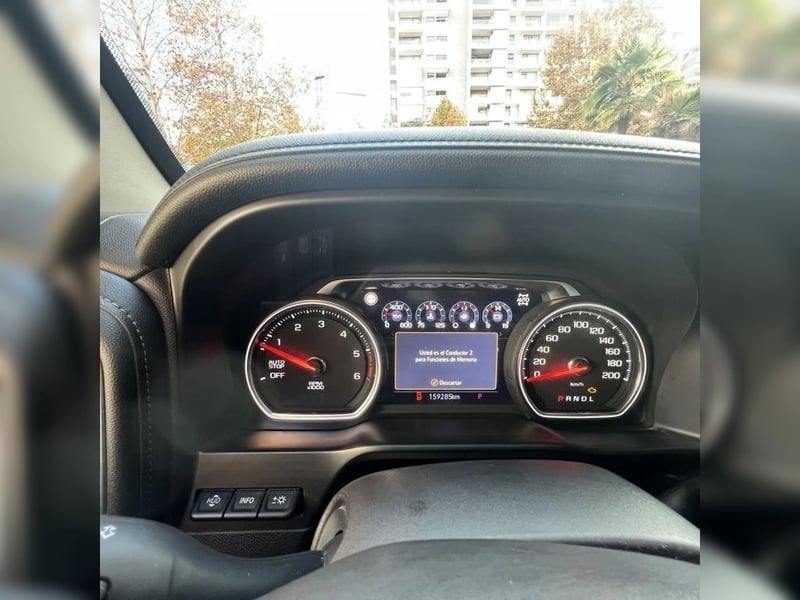 Chevrolet SILVERADO 2021 - Imagen 11 de 20