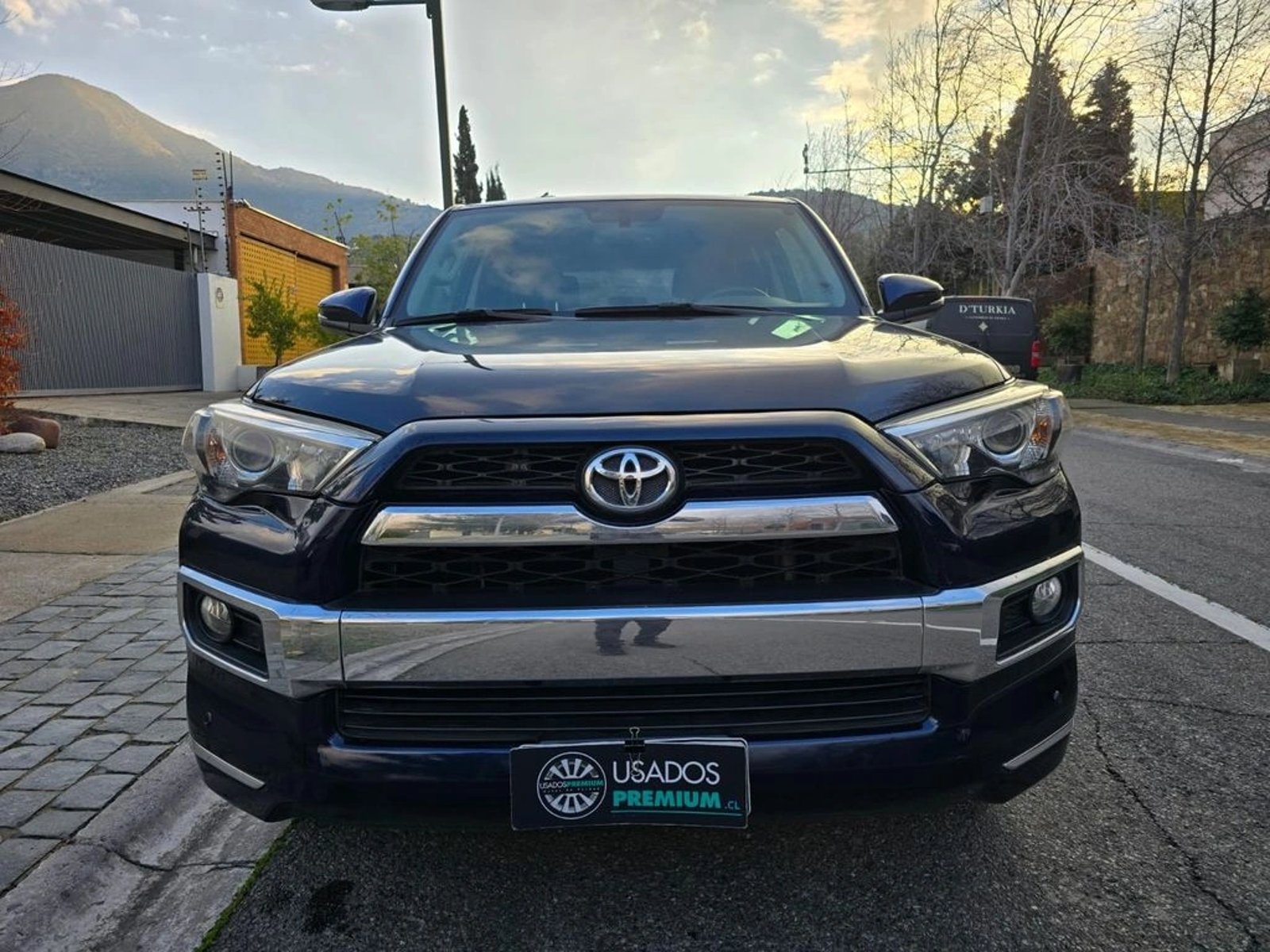 Toyota 4RUNNER 2017 - Foto 2 de 19