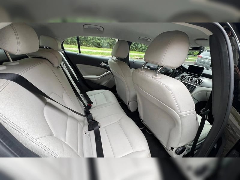 Mercedes-Benz 200 2019 - Imagen 10 de 17