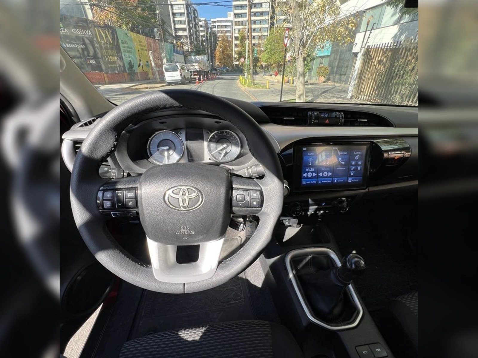 Toyota HILUX 2022 - Imagen 12 de 14