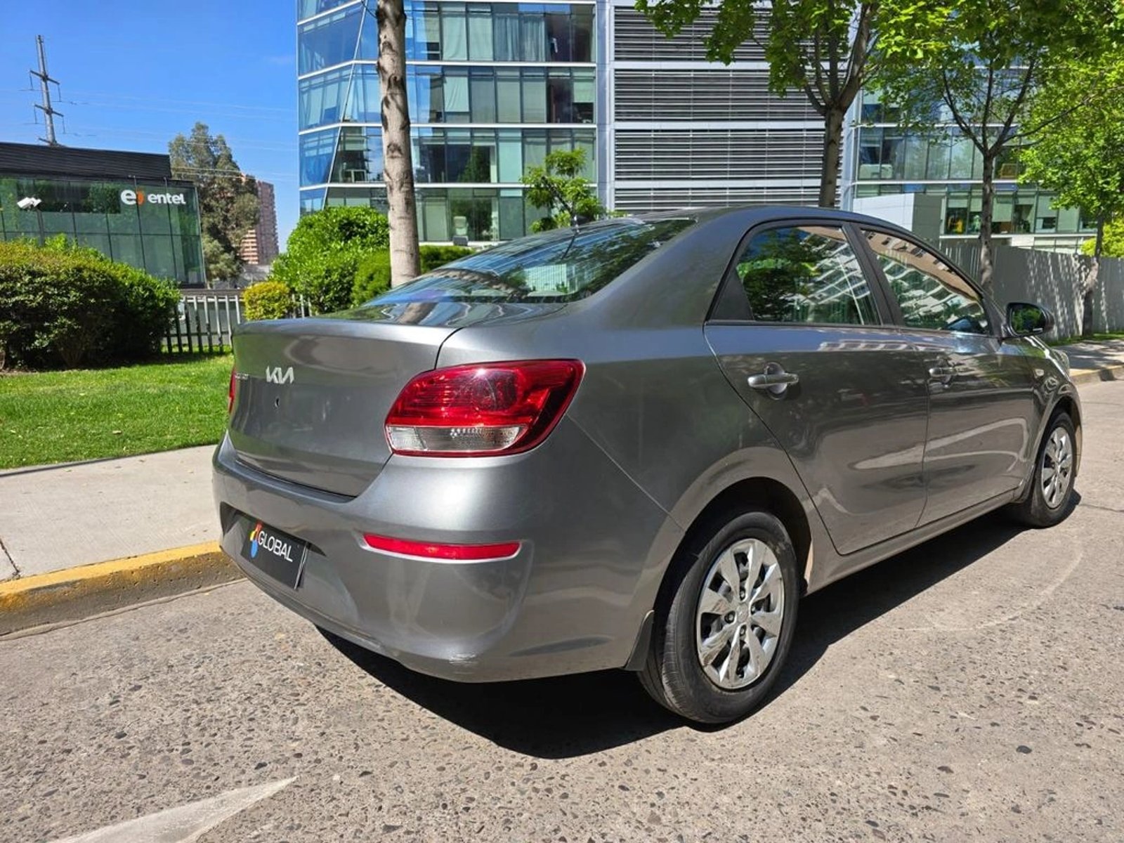 Kia SOLUTO 2023 - Foto 5 de 15