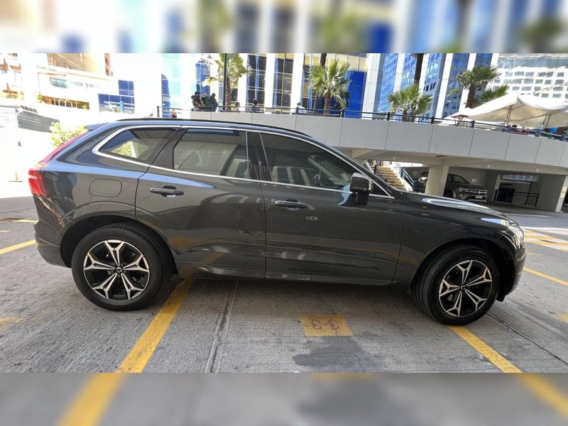 Volvo XC60 2022 - Imagen 4 de 16