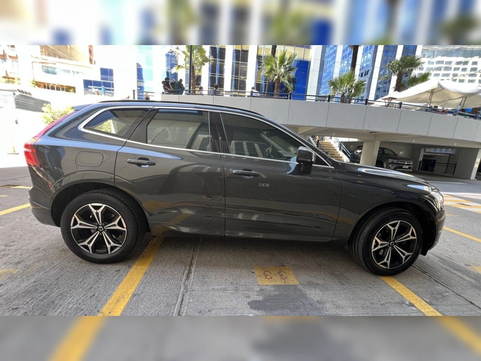 Volvo XC60 2022 - Foto 4 de 16