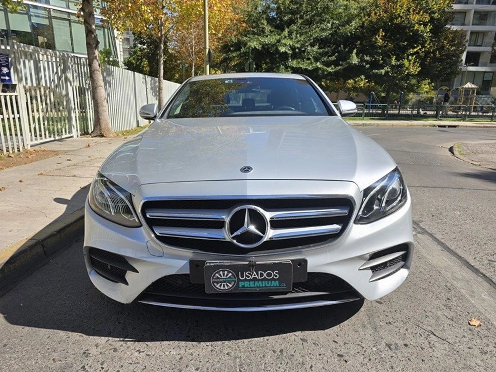 Mercedes-Benz 300 2018 - Foto 2 de 15