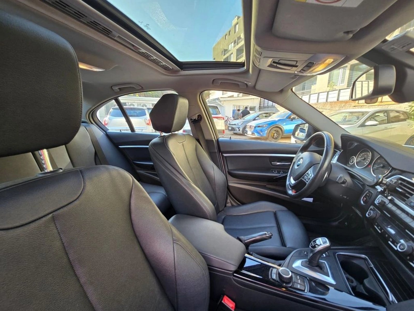 BMW 320D 2018 - Imagen 13 de 18