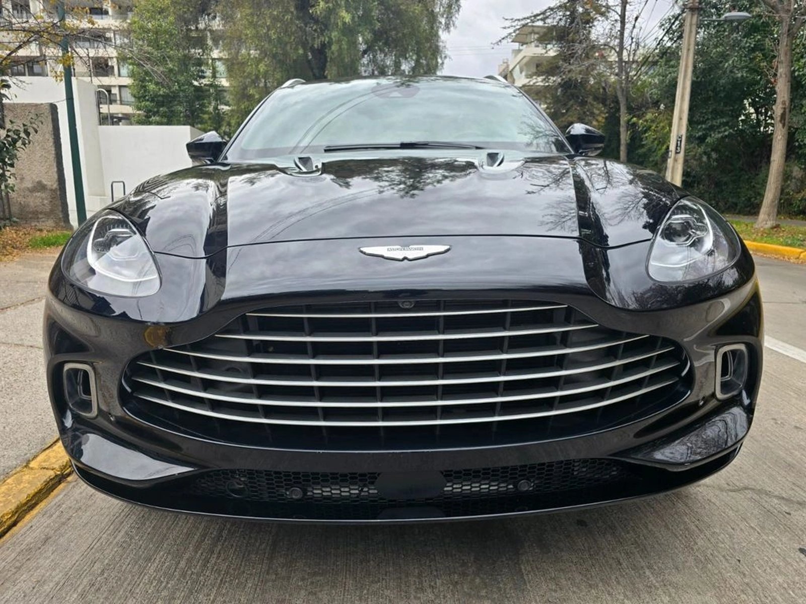 ASTON MARTIN DBX 2023 - Imagen 13 de 20