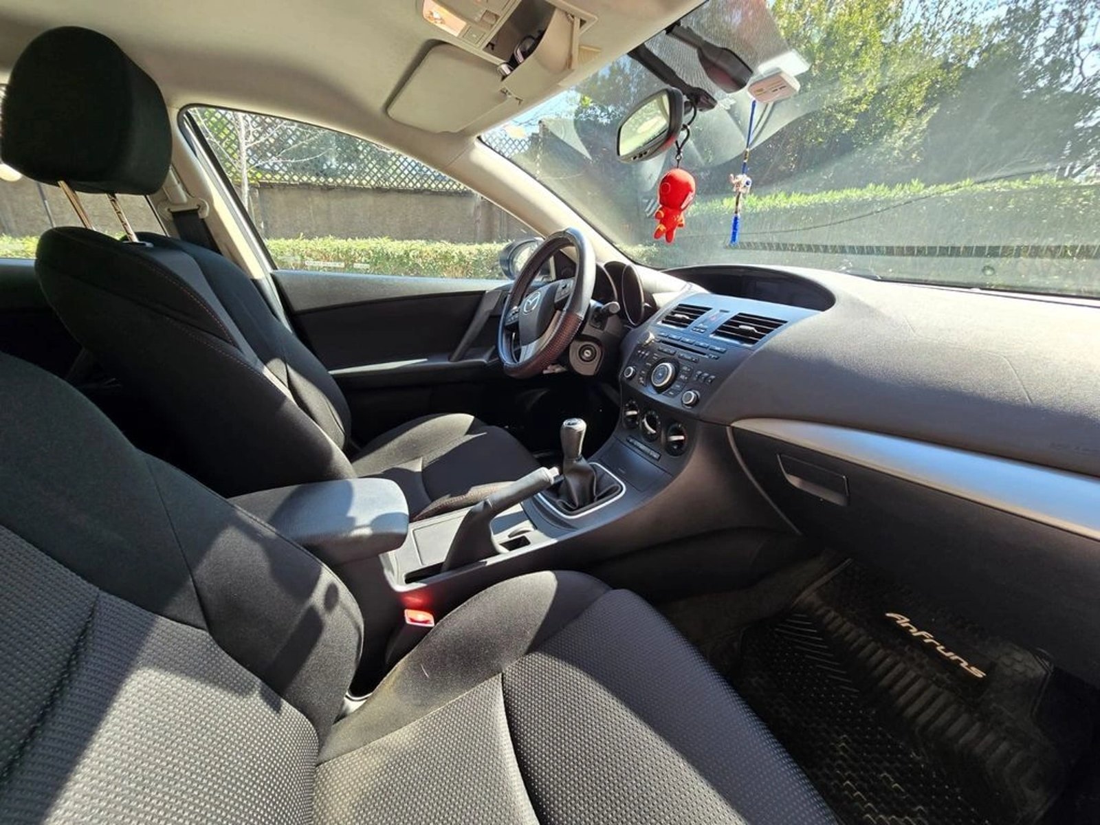 Mazda 3 SPORT 2014 - Imagen 13 de 17