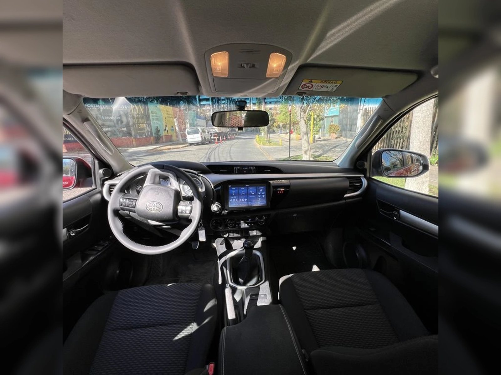 Toyota HILUX 2022 - Imagen 10 de 14