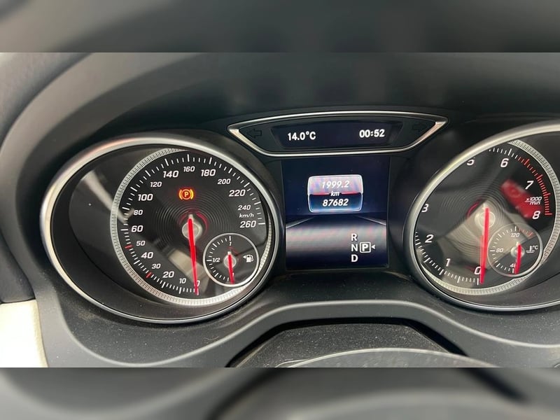 Mercedes-Benz 200 2019 - Imagen 12 de 17