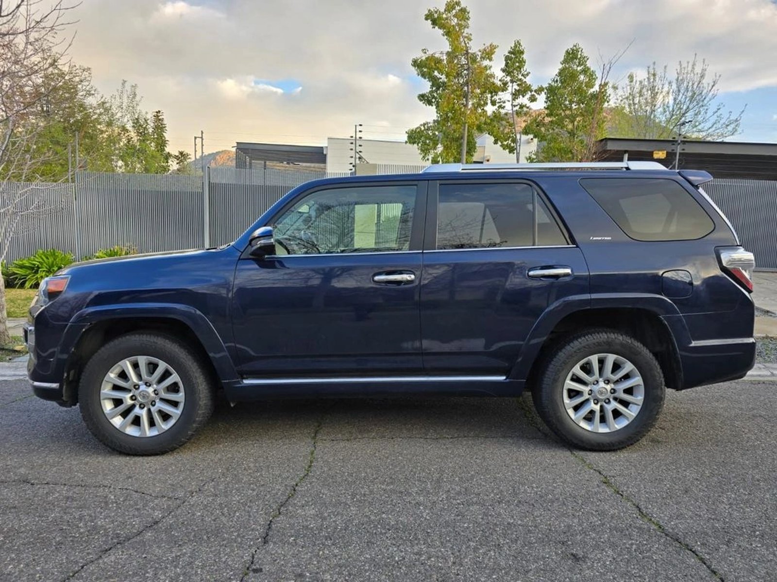 Toyota 4RUNNER 2017 - Imagen 9 de 19