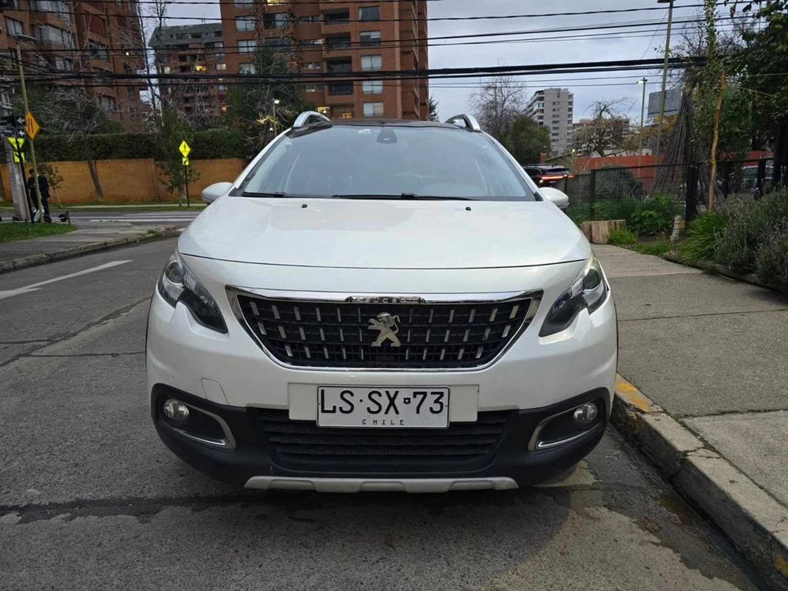 Peugeot 2008 2020 - Imagen 3 de 15