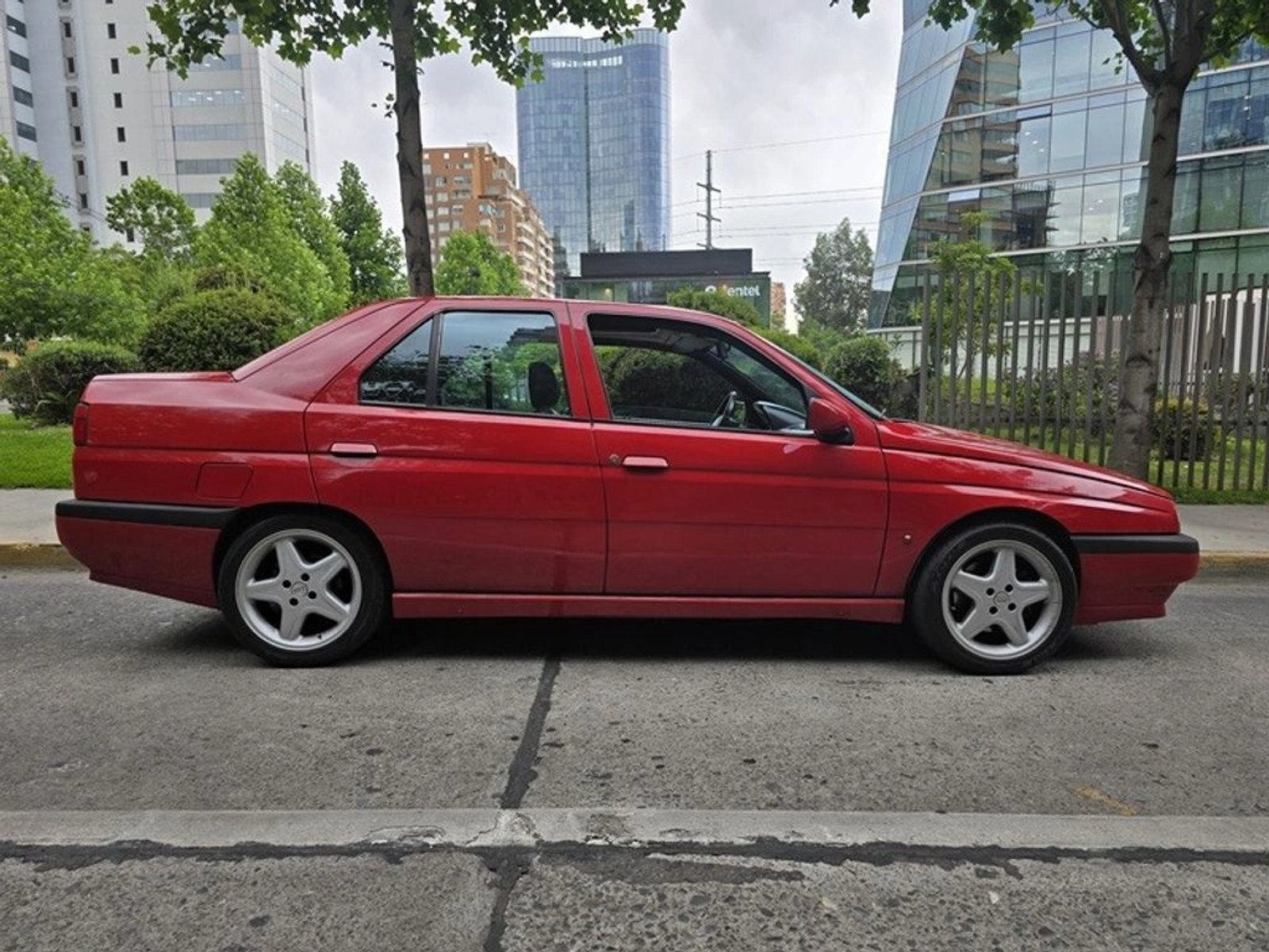 Alfa Romeo 155 1997 - Foto 4 de 20