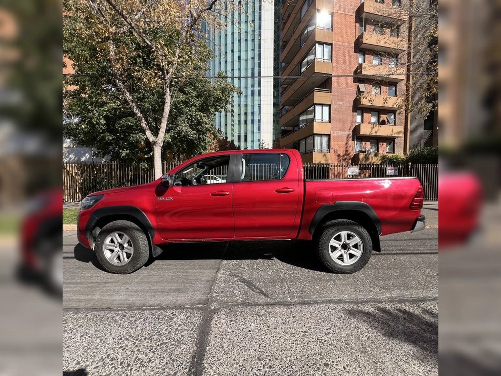 Toyota HILUX 2022 - Imagen 8 de 14