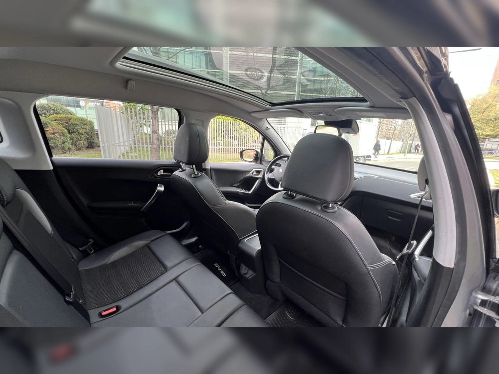 Peugeot 2008 2017 - Imagen 10 de 16
