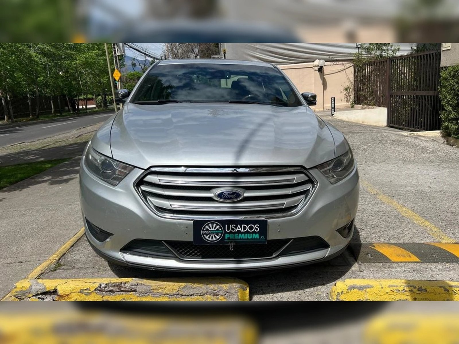 Ford TAURUS 2013 - Foto 2 de 13