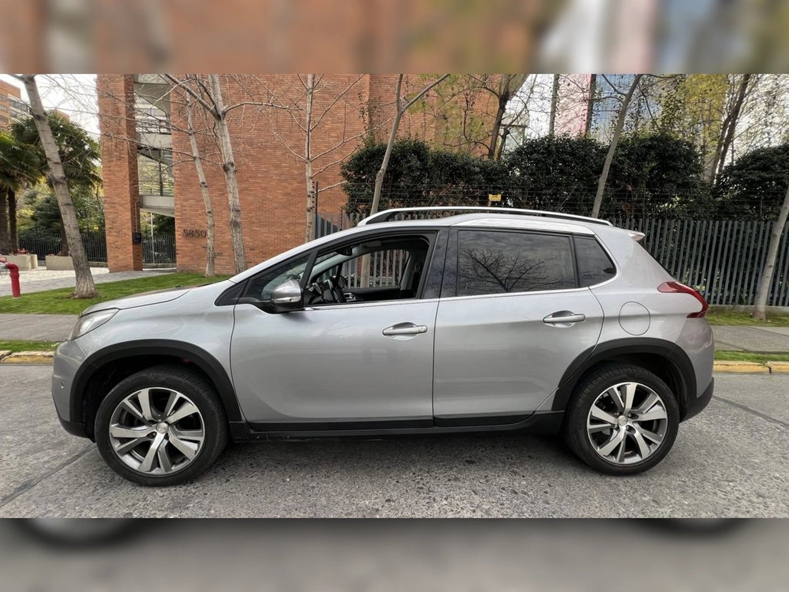 Peugeot 2008 2017 - Imagen 8 de 16
