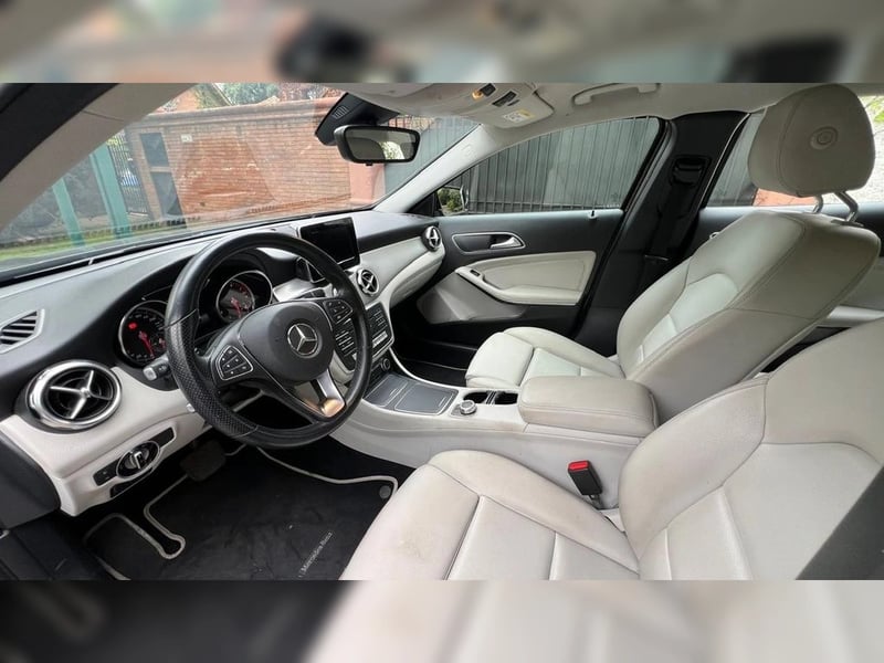 Mercedes-Benz 200 2019 - Imagen 15 de 17